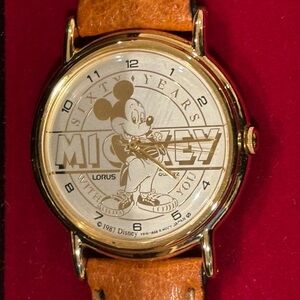 VINTAGE MICKEY MOUSE 1987 WATCH 60 YEARS WITH ORIGINAL BOX REF. R MF314